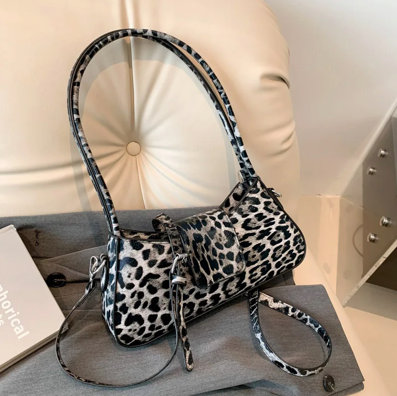 Leopard print baguette bag in PU leather - Mad Fiction Label